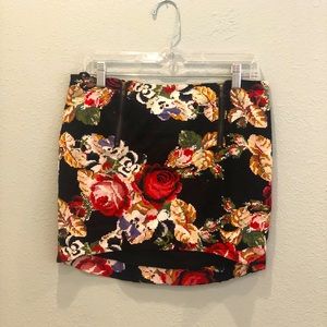 Floral mini skirt
